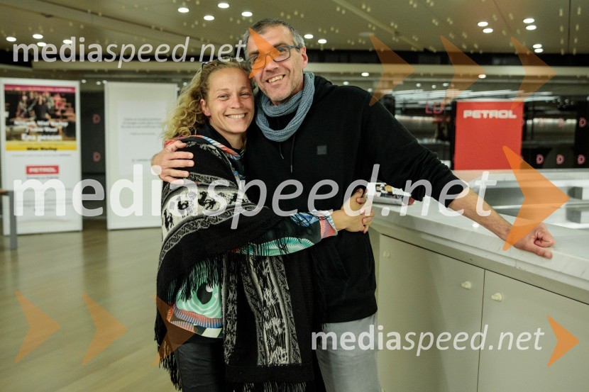  Leja Jurišič, igralka;  Mare Bulc, režiser in umetniški vodja LGLMiet Warlop: Ena pesem, premierno v Cankarjevem domu