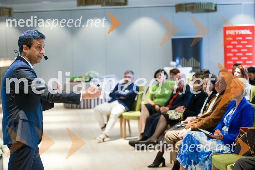 dr. Jordi Diaz, dekan poslovne šole EADAMQ konferenca 2024