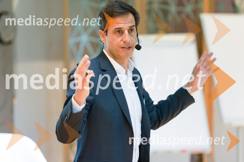 dr. Jordi Diaz, dekan poslovne šole EADAMQ konferenca 2024