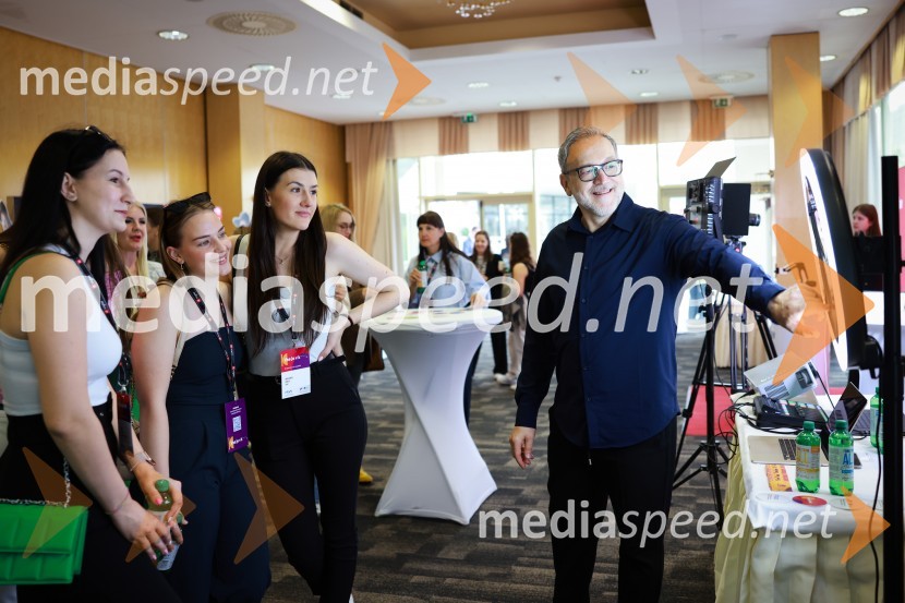 26. SKOJ, prvi dan konference in podelitev nagrad Prizma