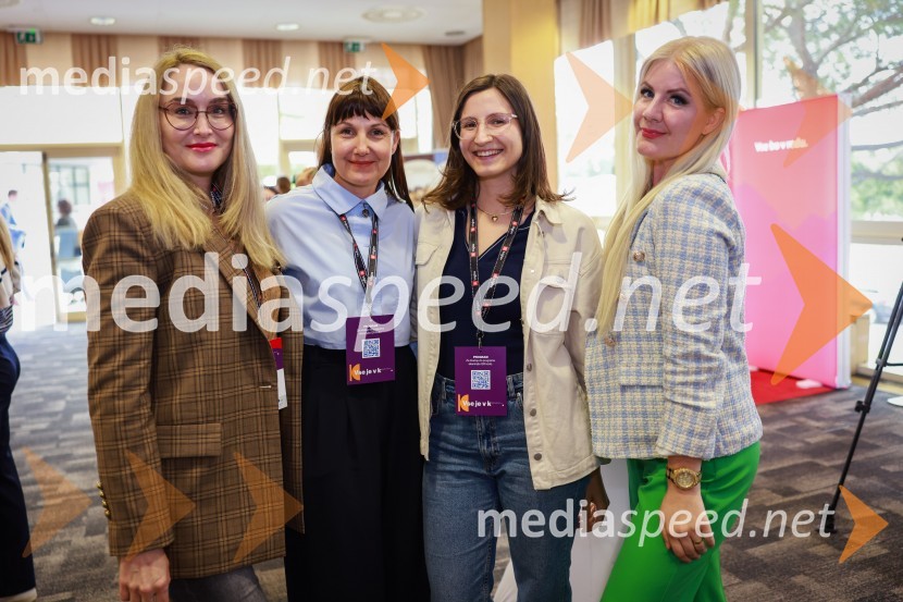  Maja Čander, kreativna direktorica in prokuristka, Kreativna baza;  ... ;  ... ;  Hana Souček Martinc, medijska menadžerka, Kreativna baza26. SKOJ, prvi dan konference in podelitev nagrad Prizma