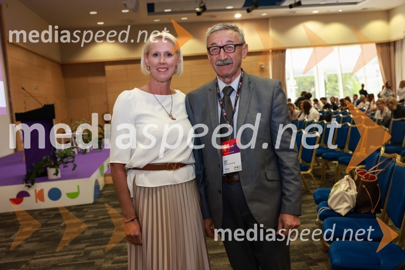  Petra Juvančič, izvršna direktorica, Združenje Manager;  Srečko Šestan, poveljnik, Civilna zaščita Republike Slovenije26. SKOJ, prvi dan konference in podelitev nagrad Prizma