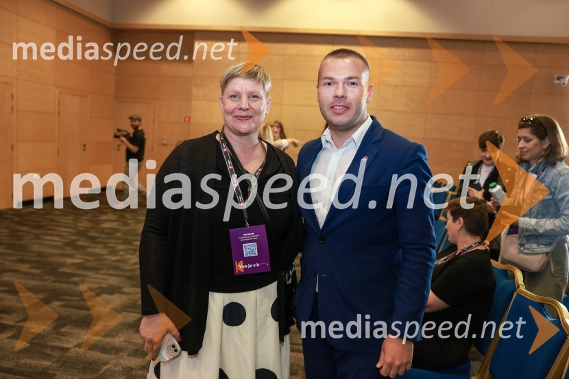  Tina Cipot, vodja korporativnega komuniciranja, Lidl Slovenija, predsednica PRSS;  Christian Poletti, podžupan, Občina Piran26. SKOJ, prvi dan konference in podelitev nagrad Prizma