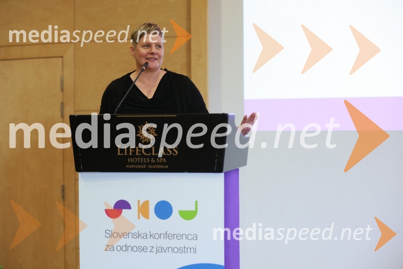  Tina Cipot, vodja korporativnega komuniciranja, Lidl Slovenija, predsednica PRSS26. SKOJ, prvi dan konference in podelitev nagrad Prizma