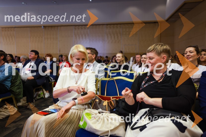 Petra Juvančič, izvršna direktorica, Združenje Manager;  Tina Cipot, vodja korporativnega komuniciranja, Lidl Slovenija, predsednica PRSS26. SKOJ, prvi dan konference in podelitev nagrad Prizma