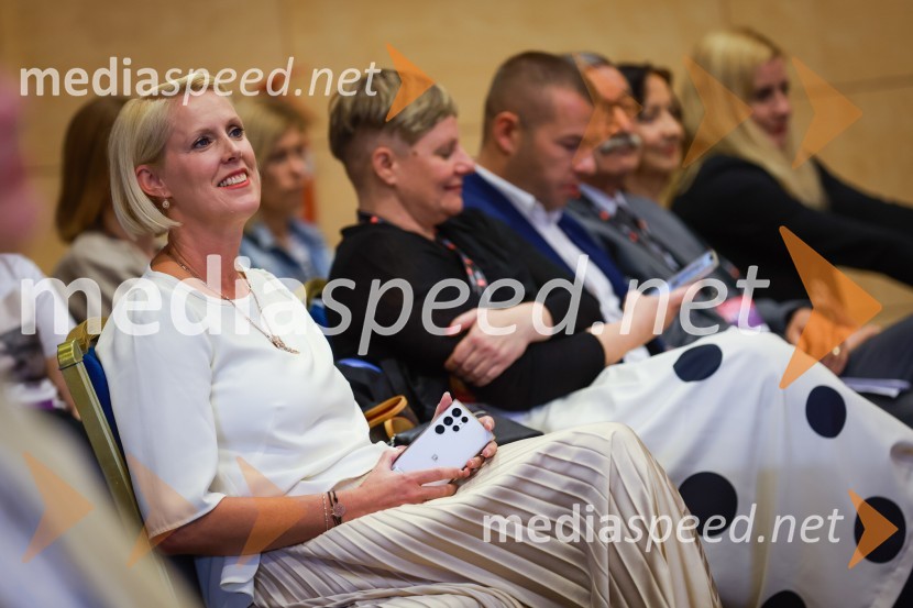  Petra Juvančič, izvršna direktorica, Združenje Manager26. SKOJ, prvi dan konference in podelitev nagrad Prizma