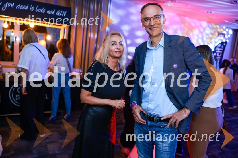  ... ;  Aleksander Salkič, Pošta Slovenije26. SKOJ, večerna zabava