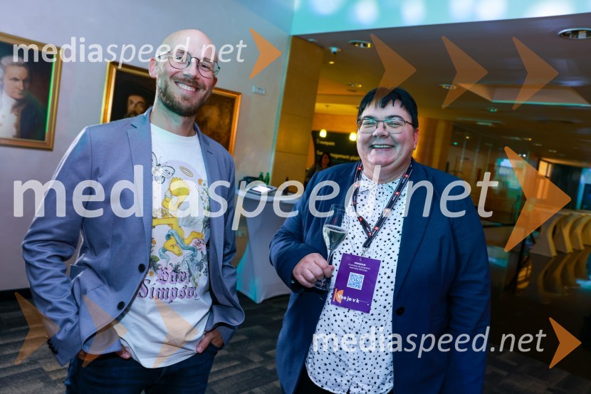  Marin Bajželj, Statistični urad RS;  Anita Jakuš, Zbornica kmetijskih in živilskih podjetij26. SKOJ, večerna zabava