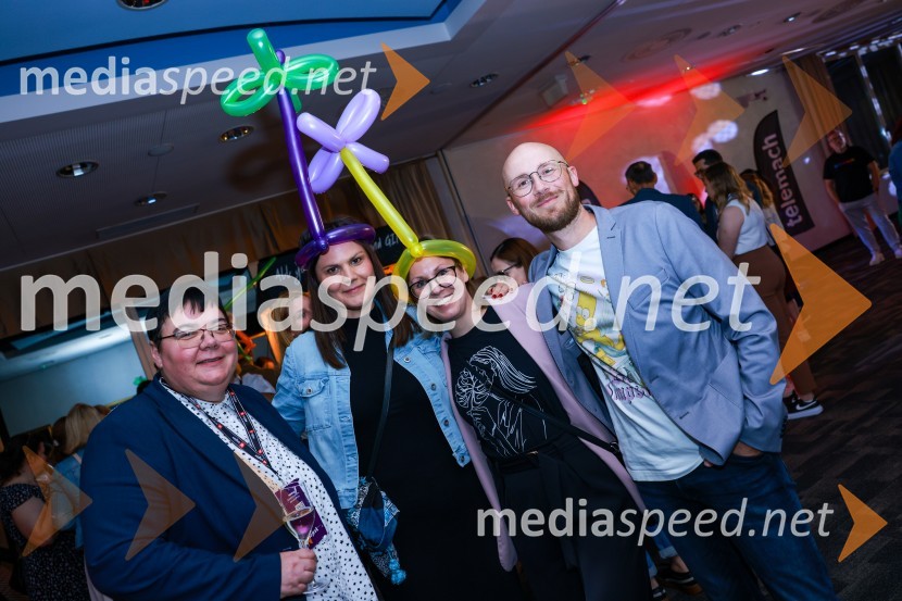  Anita Jakuš, Zbornica kmetijskih in živilskih podjetij;  ... ;  ... ;  Marin Bajželj, Statistični urad RS26. SKOJ, večerna zabava