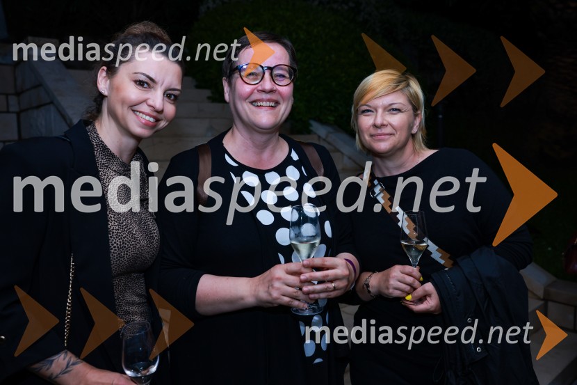  ... ;  ... ;  Lucija Medved, Zavarovalnica Sava26. SKOJ, večerna zabava