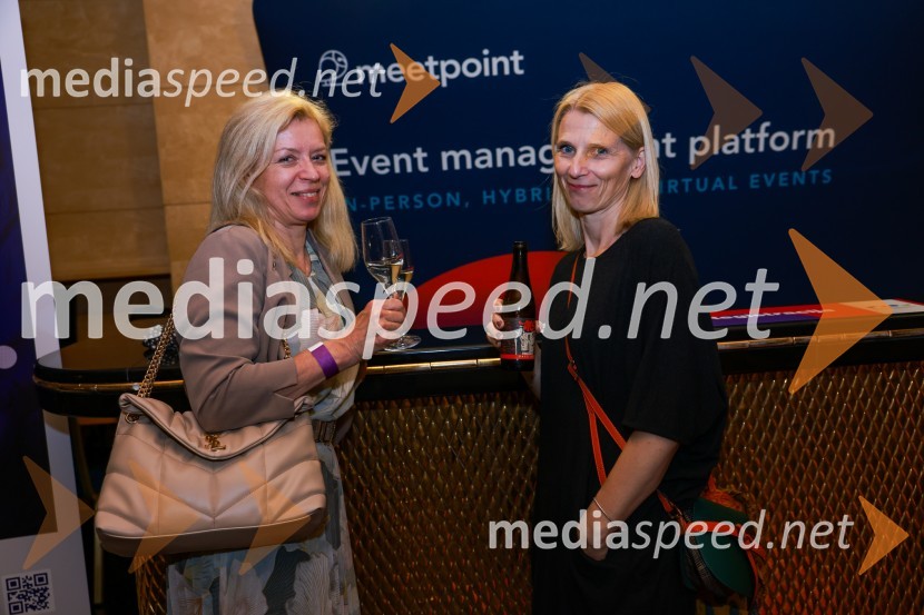  Nataša Pavšek, Urad vlade za komuniciranje;  ... 26. SKOJ, večerna zabava