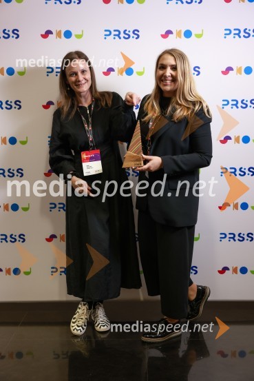  Anita Volčanjšek, Kontron d.o.o.;  Urša Dernovšek, direktorica marketinga in PR, Kontron d.o.o.26. SKOJ, prvi dan konference in podelitev nagrad Prizma