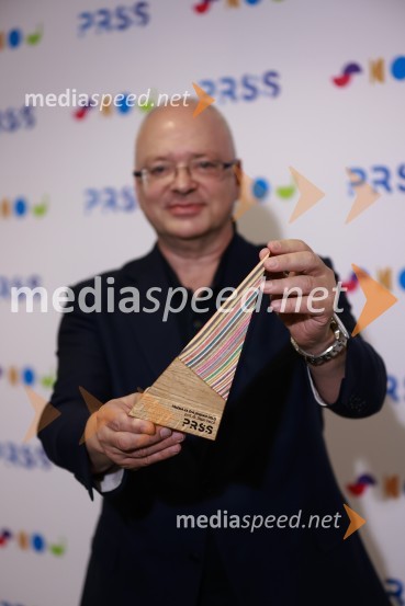 prof. dr. Dejan Verčič,  profesor in vodja Centra za marketing in odnose z javnostmi na Fakulteti za družbene vede v Ljubljani, ter partner in direktor za znanje, Herman & partnerji d.o.o.26. SKOJ, prvi dan konference in podelitev nagrad Prizma