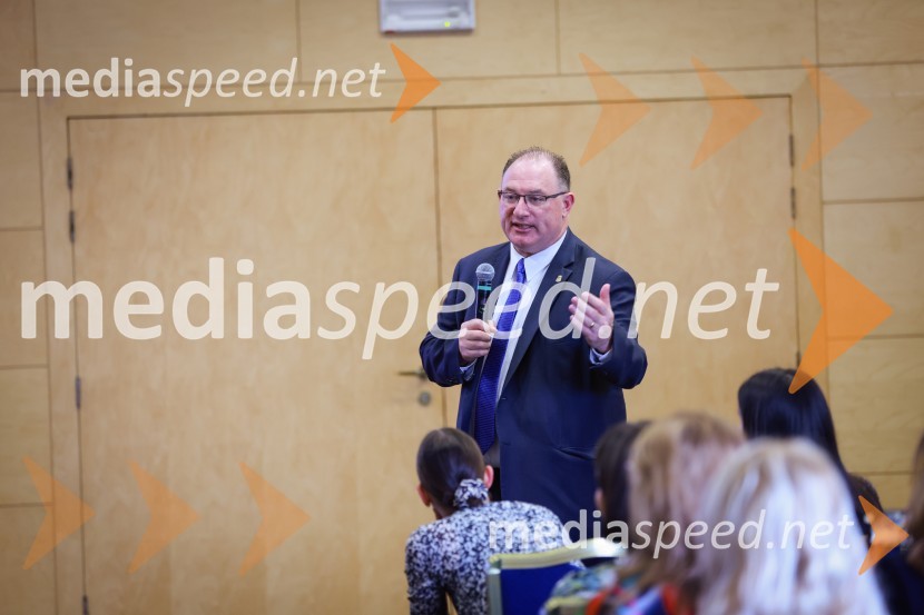  Jason Pack, posebni agent, Federal Bureau of Investigation (FBI)26. SKOJ, prvi dan konference in podelitev nagrad Prizma