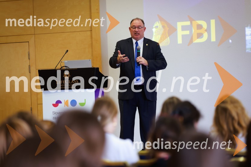  Jason Pack, posebni agent, Federal Bureau of Investigation (FBI)26. SKOJ, prvi dan konference in podelitev nagrad Prizma