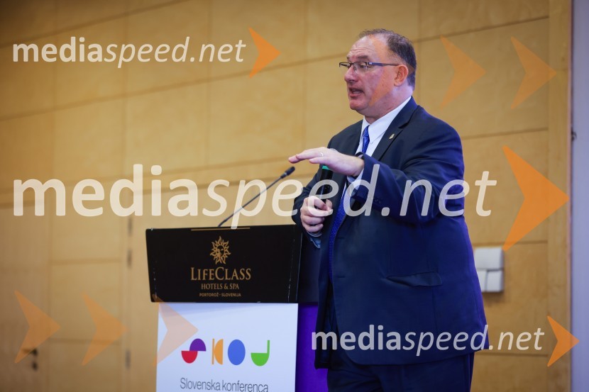  Jason Pack, posebni agent, Federal Bureau of Investigation (FBI)26. SKOJ, prvi dan konference in podelitev nagrad Prizma