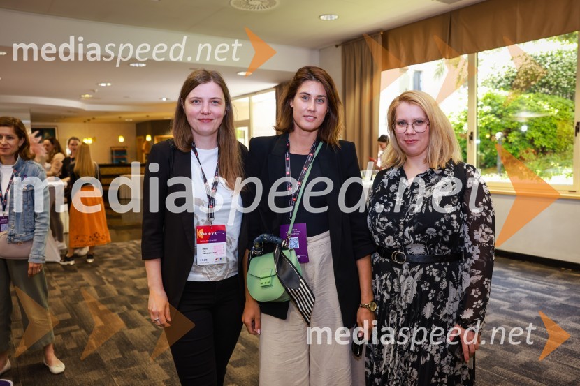  Mojca Finc, Mestna občina Kranj;  Petra Jošt Tršan, stiki z javnostjo, MOK;  ... 26. SKOJ, prvi dan konference in podelitev nagrad Prizma