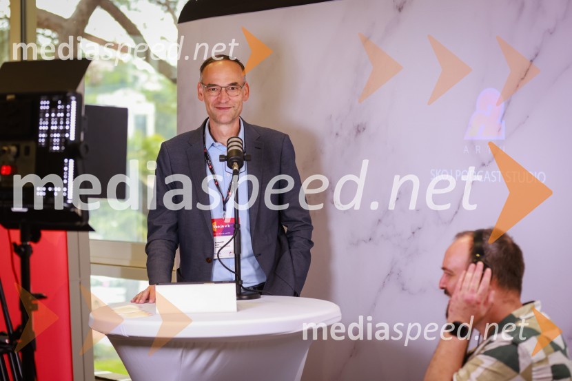  Aleksander Salkič, Pošta Slovenije26. SKOJ, prvi dan konference in podelitev nagrad Prizma