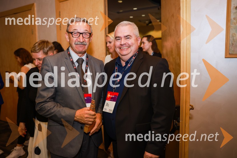  Srečko Šestan, poveljnik, Civilna zaščita Republike Slovenije;  Drago Menegalija, predstavnik  Policije za odnose z javnostmi za področje kriminalitete26. SKOJ, prvi dan konference in podelitev nagrad Prizma