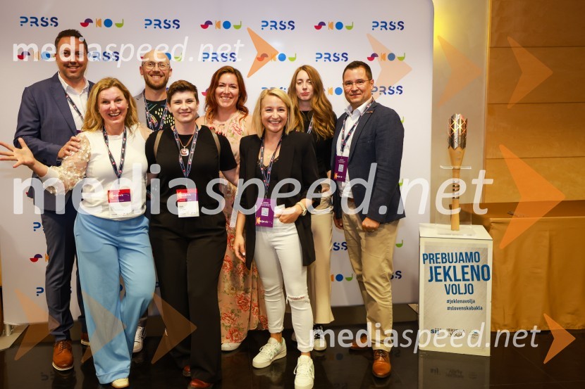  ... ;  Anja Vogrič, Zveza prijateljev mladine Slovenija;  ... ;  Alenka Dujanović, Ad - kontekst;  ... ;  ... ;  ... ;  ... 26. SKOJ, prvi dan konference in podelitev nagrad Prizma