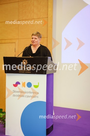  Tina Cipot, COO & partner,o28 komunikacijska skupina; predsednica PRSS26. SKOJ, prvi dan konference in podelitev nagrad Prizma