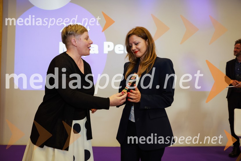  Tina Cipot, COO & partner,o28 komunikacijska skupina; predsednica PRSS;  ... 26. SKOJ, prvi dan konference in podelitev nagrad Prizma