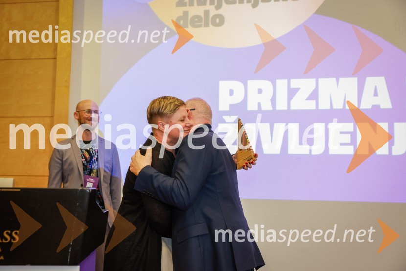  Tina Cipot, COO & partner,o28 komunikacijska skupina; predsednica PRSS; prof. dr. Dejan Verčič,  profesor in vodja Centra za marketing in odnose z javnostmi na Fakulteti za družbene vede v Ljubljani, ter partner in direktor za znanje, Herman & partnerji d.o.o.26. SKOJ, prvi dan konference in podelitev nagrad Prizma