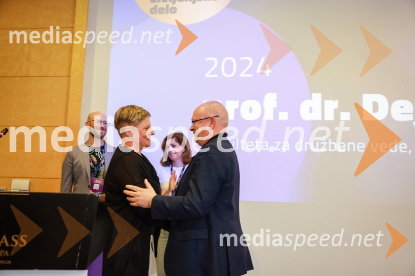  Tina Cipot, COO & partner,o28 komunikacijska skupina; predsednica PRSS; prof. dr. Dejan Verčič,  profesor in vodja Centra za marketing in odnose z javnostmi na Fakulteti za družbene vede v Ljubljani, ter partner in direktor za znanje, Herman & partnerji d.o.o.26. SKOJ, prvi dan konference in podelitev nagrad Prizma