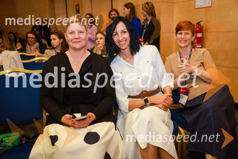  Tina Cipot, vodja korporativnega komuniciranja, Lidl Slovenija, predsednica PRSS;  Sanja  Grobovšek, Taktik;  Mateja Breznik, Novartis26. SKOJ, prvi dan konference in podelitev nagrad Prizma