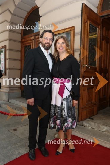  Marko  Hribernik, direktor SNG Opera in balet Ljubljana;  Barbara Čepirlo Čičigoj, odnosi z javnostjo Opera in Balet LjubljanaCosì fan tutte, premiera opere v SNG Opera in balet Ljubljana