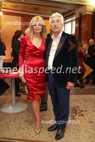  Darja Kuhar Kotnik, soustanoviteljica in podpredsednica Društva za zdravje naroda;  Rajko Kotnik, bivši poslovni direktor Cankarjevega doma, dosedanji predsednik Lions kluba Ljubljana RožnikCosì fan tutte, premiera opere v SNG Opera in balet Ljubljana