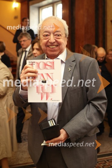  Jani Golob, skladateljCosì fan tutte, premiera opere v SNG Opera in balet Ljubljana