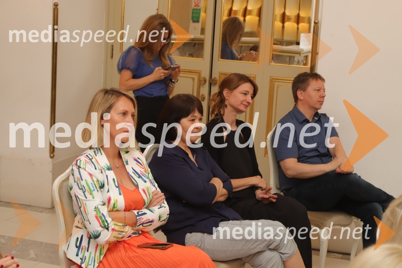  Mateja Kožuh, producentka in joga učiteljica MS7;  ... ;  Maja Borin, dramaturginja;  Matjaž Partlič, SNG MariborSlovensko narodno gledališče Maribor Drama, Opera, Balet, predstavilo repertoar sezone 2024/2025