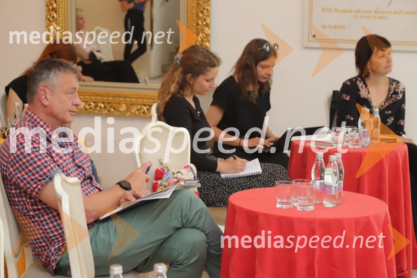  Peter Rak, novinar;  ... ;  ... ;  Andreja Sršen Dobaj, dopisnica STASlovensko narodno gledališče Maribor Drama, Opera, Balet, predstavilo repertoar sezone 2024/2025