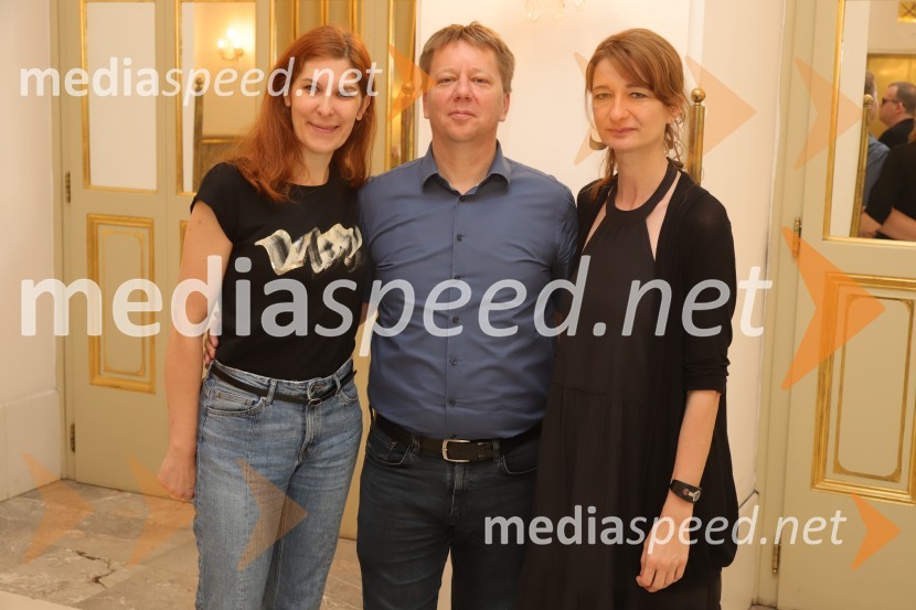  Petra Skok, novinarka, TV Maribor;  Matjaž Partlič, SNG Maribor;  Maja Borin, dramaturginjaSlovensko narodno gledališče Maribor Drama, Opera, Balet, predstavilo repertoar sezone 2024/2025