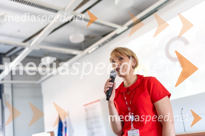  Milena Senica Verbič, dr. med., specialistka otroške kirurgijeKongres otroške kirurgije v Mariboru