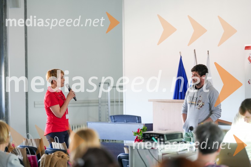  Milena Senica Verbič, dr. med., specialistka otroške kirurgije;  Ivica Nikolov, dr. med., spec. splošne kirurgijeKongres otroške kirurgije v Mariboru