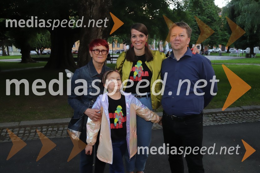  ... ;  ... ;  Špela Lešnik, producentka Drame SNG Maribor;  Matjaž Partlič, SNG MariborDRAMANJE, večer mariborske Drame