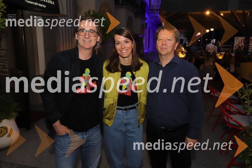  Aleksandar  Popovski, režiser, umetniški direktor Drame SNG Maribor;  Špela Lešnik, producentka Drame SNG Maribor;  Matjaž Partlič, SNG MariborDRAMANJE, večer mariborske Drame