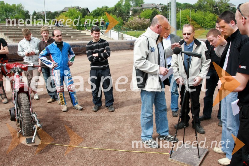 EXCLUSIVE: The world premiere and homologation of the new Akrapovic speedway silencer