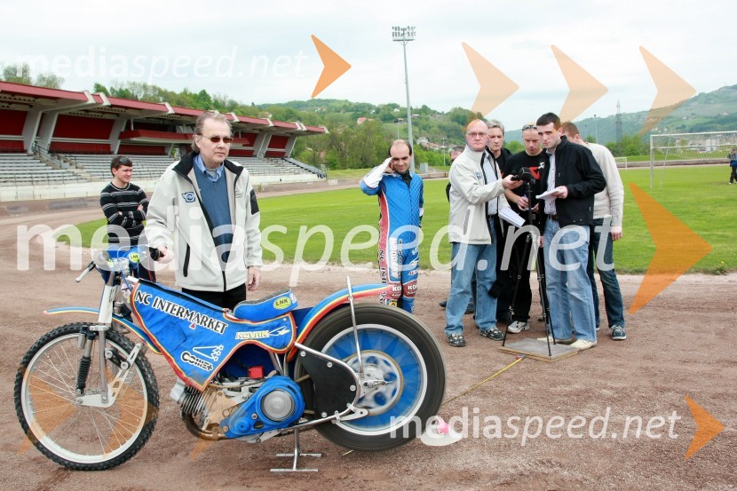 EXCLUSIVE: The world premiere and homologation of the new Akrapovic speedway silencer