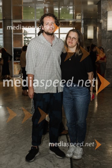  Jaka Smerkolj Simoneti, dramaturg in kritik;  Tereza  Gregorič, dramaturginjaSlavnostna podelitev nagrad Tantadruj 2024