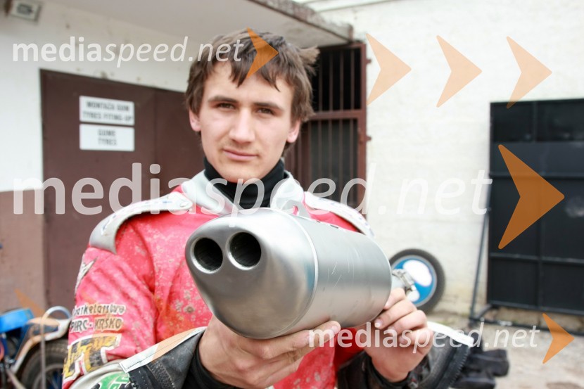 EXCLUSIVE: The world premiere and homologation of the new Akrapovic speedway silencer