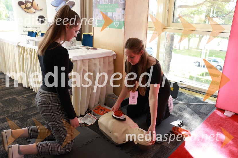  ... ;  Anja Hlača Ferjančič, novinarka, RTV26. SKOJ, drugi dan konference