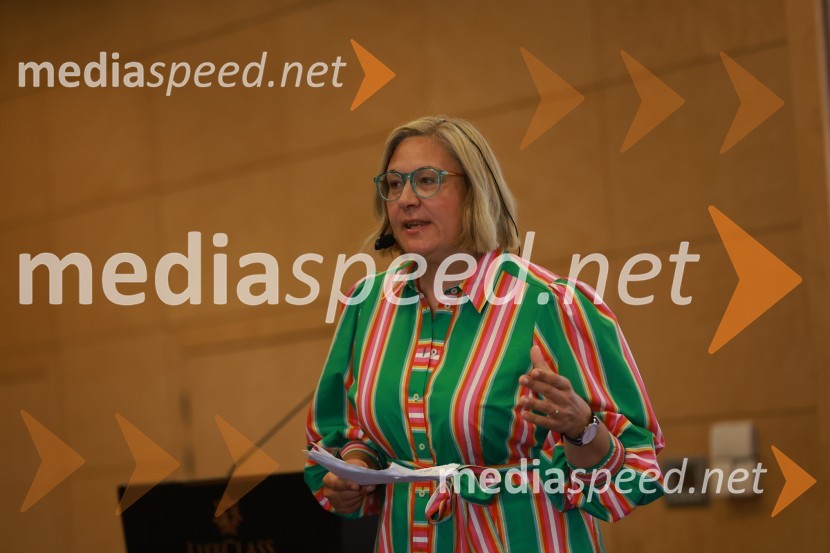  Katja Krasko Štebljaj, samostojna svetovalka za strateško interno komuniciranje26. SKOJ, drugi dan konference