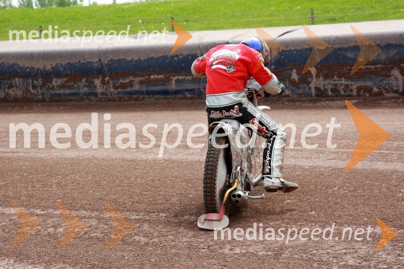 EXCLUSIVE: The world premiere and homologation of the new Akrapovic speedway silencer