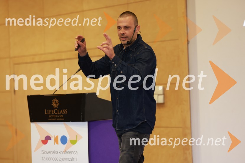  Tine Lugarič, kreativni direktor, agencija Trampolin26. SKOJ, drugi dan konference