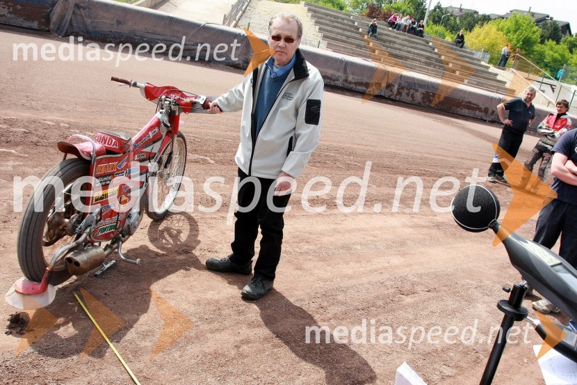 EXCLUSIVE: The world premiere and homologation of the new Akrapovic speedway silencer