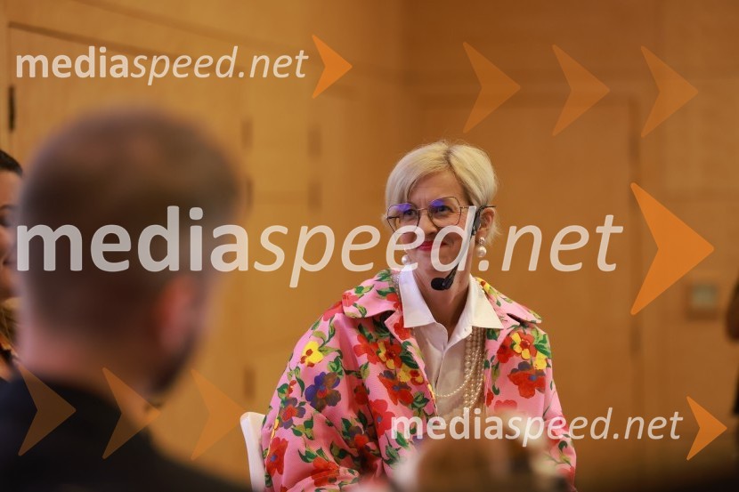  Anja Rebek,  ustanoviteljica, partnerka in kreativna direktorica, Fabulatorij d.o.o.26. SKOJ, drugi dan konference