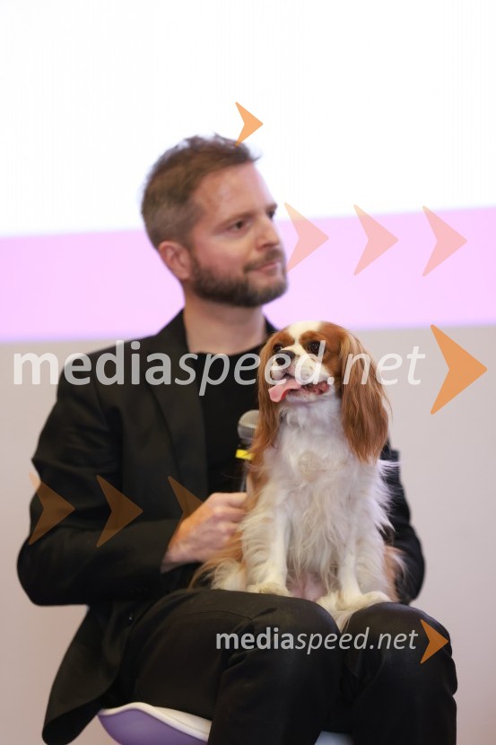  Tomato Košir, oblikovalec vidnih sporočil in pronicljivi vizualni komentator26. SKOJ, drugi dan konference